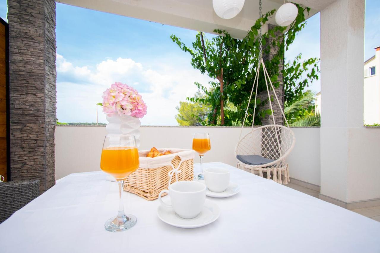 Apartments Alisa Бродарика Екстериор снимка