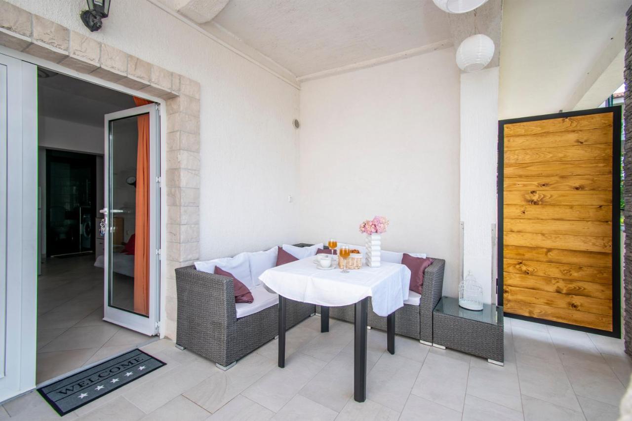 Apartments Alisa Бродарика Екстериор снимка