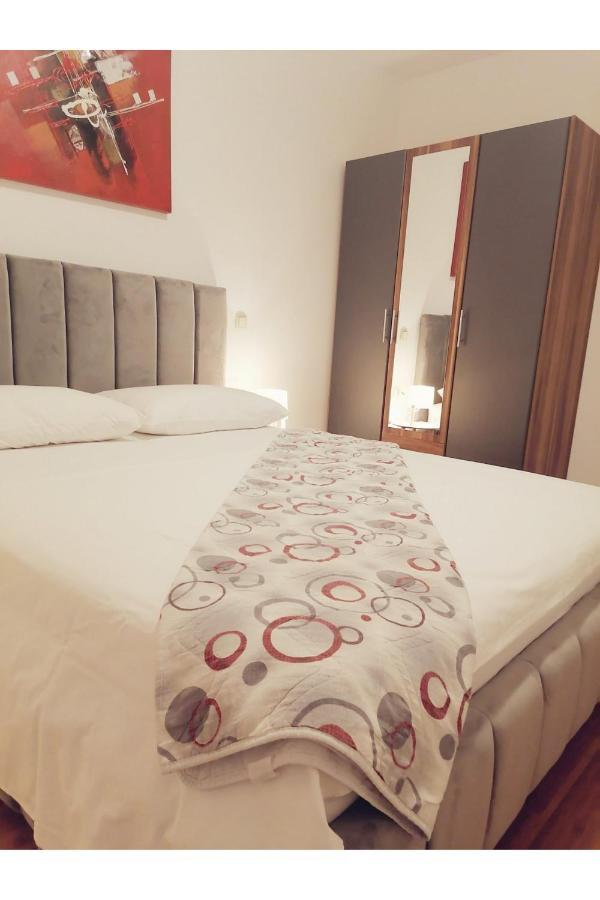 Apartments Alisa Бродарика Екстериор снимка
