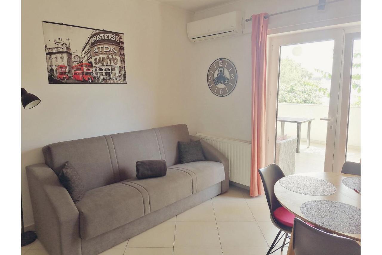 Apartments Alisa Бродарика Екстериор снимка