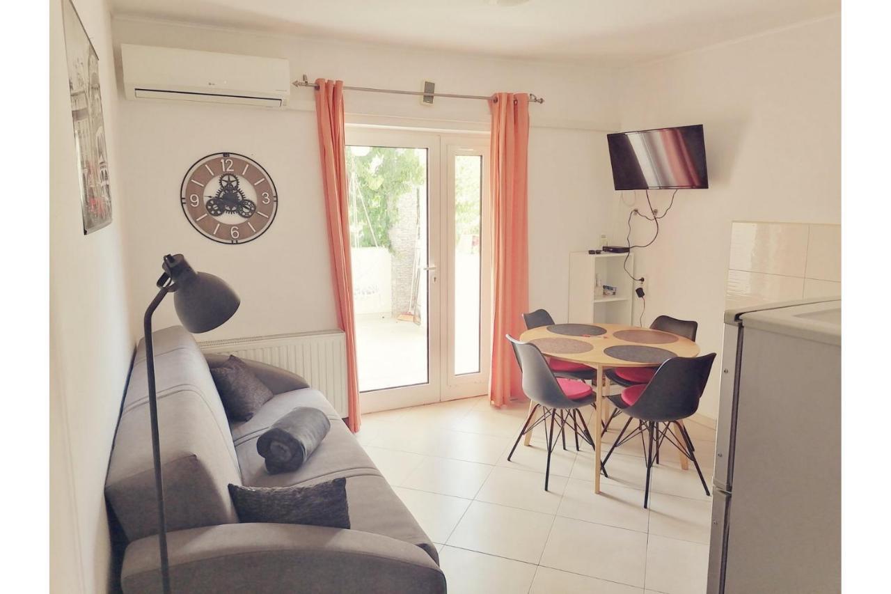 Apartments Alisa Бродарика Екстериор снимка