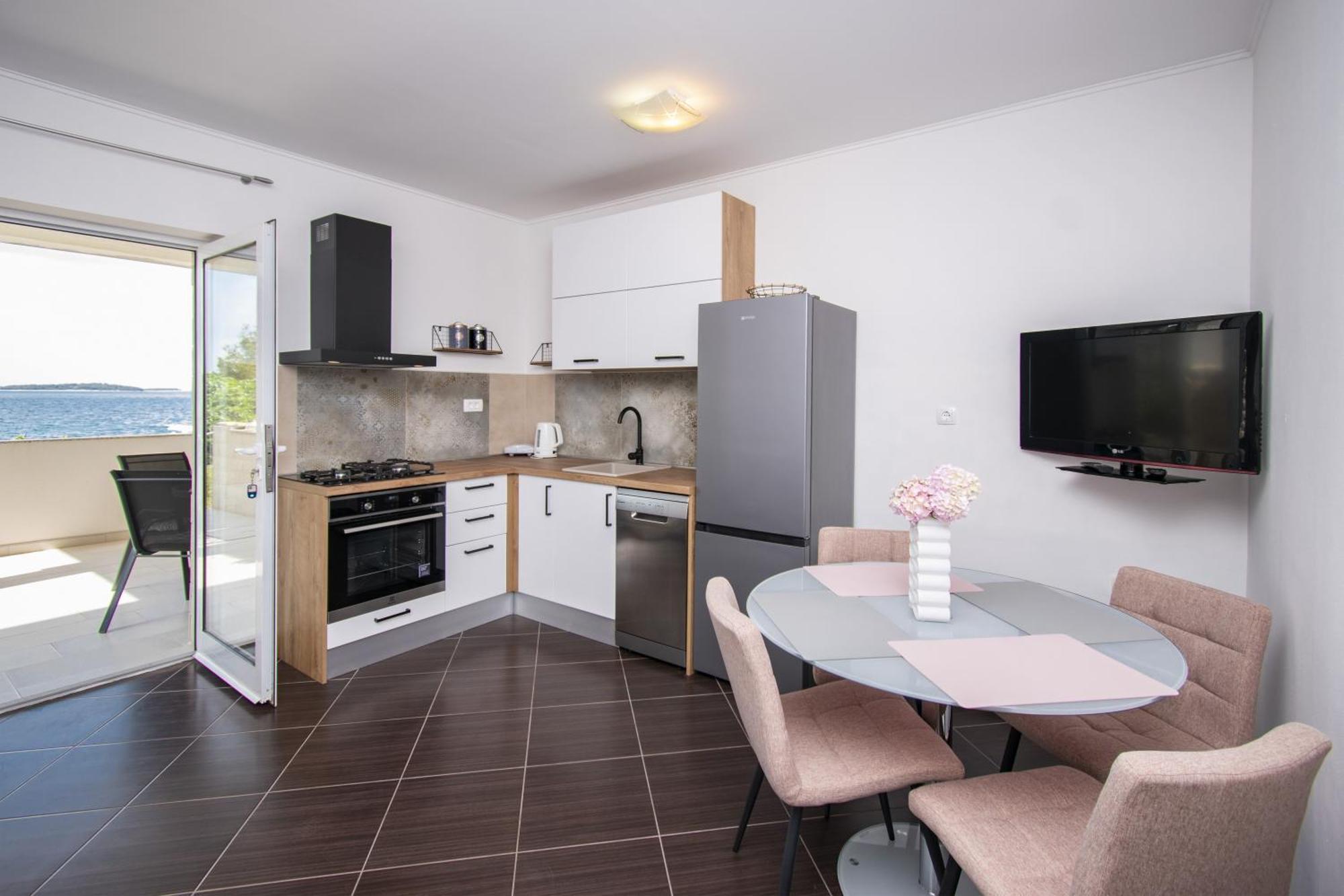 Apartments Alisa Бродарика Стая снимка