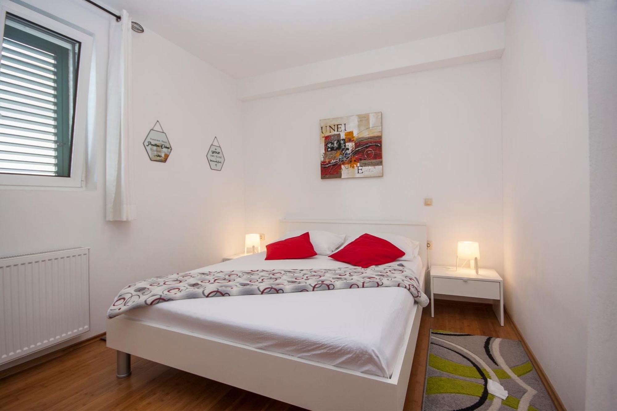 Apartments Alisa Бродарика Екстериор снимка