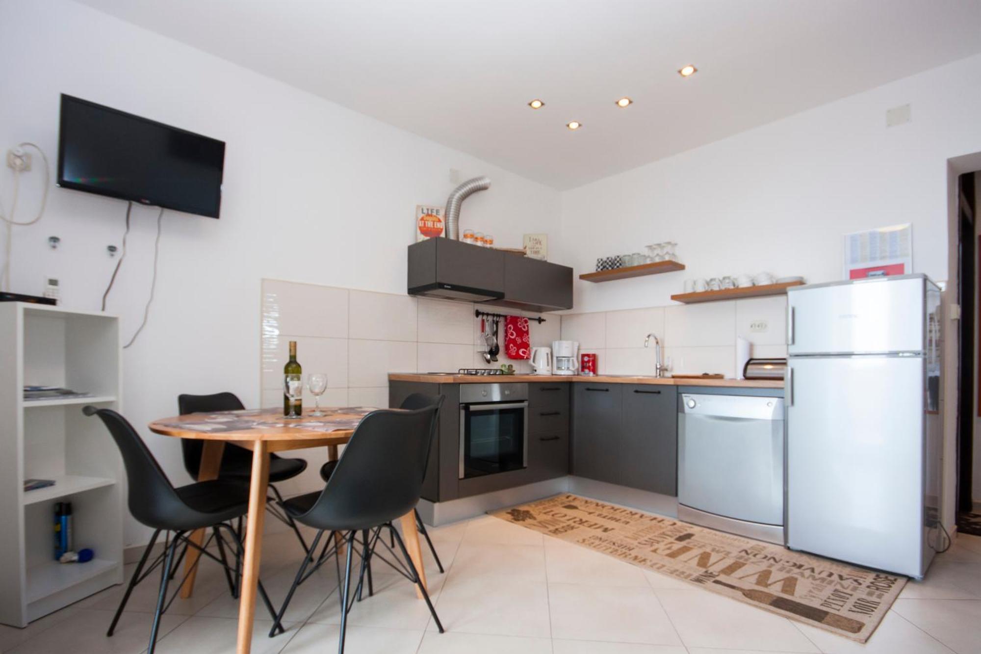 Apartments Alisa Бродарика Екстериор снимка