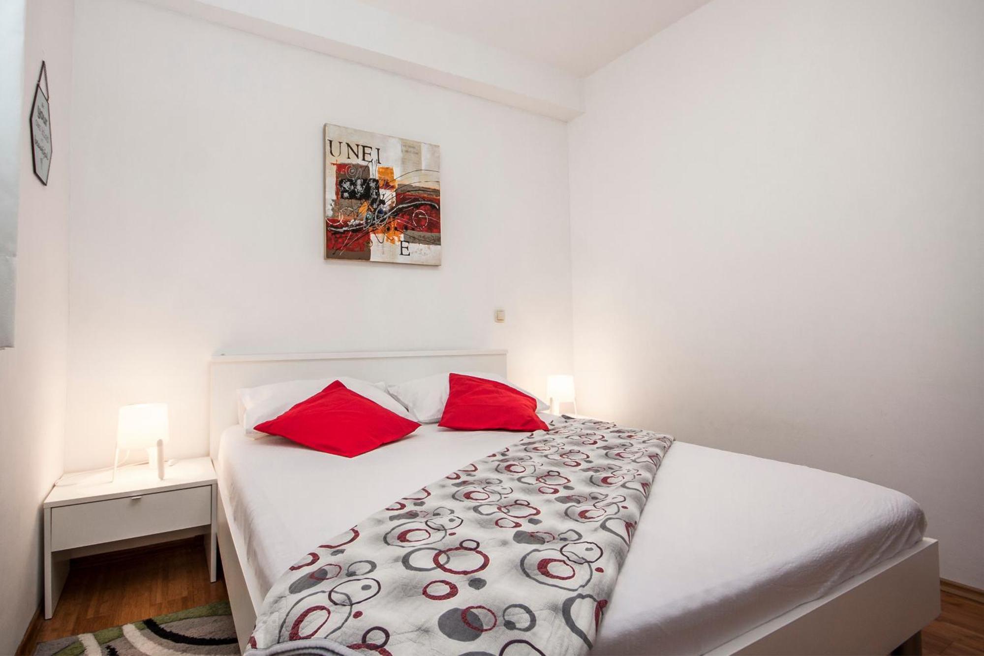 Apartments Alisa Бродарика Екстериор снимка