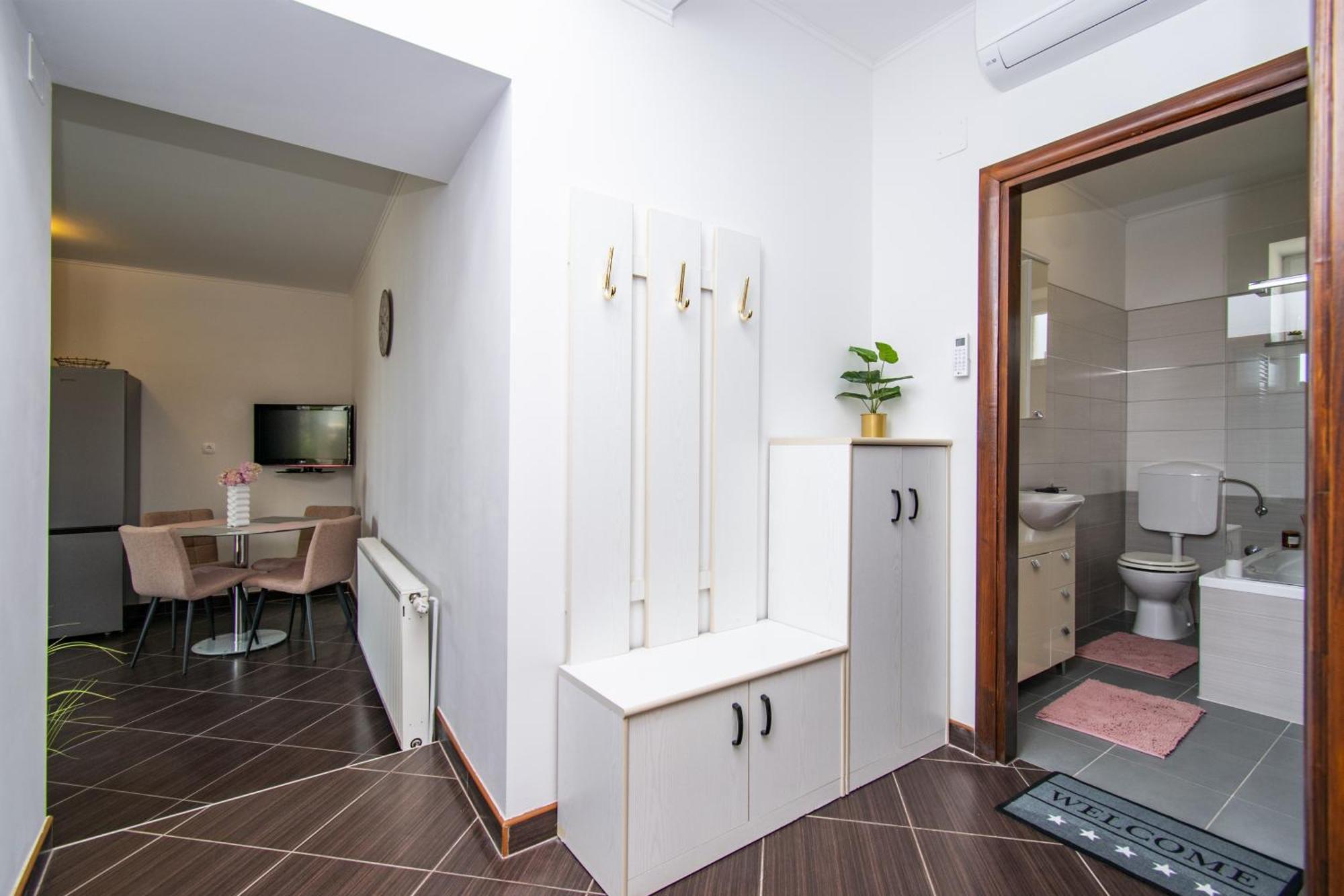 Apartments Alisa Бродарика Стая снимка